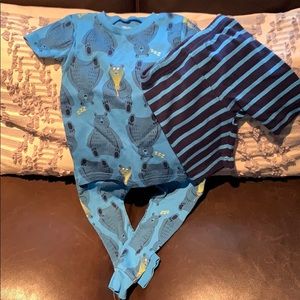 Just one you, Carter's 3 piece pj set SZ 2T